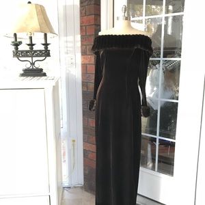 🦋 Gorgeous Tadashi Shoji gown